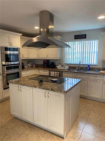 11241 43 ST - Photo 1