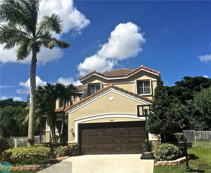 1749 Winterberry Ln - Photo 1