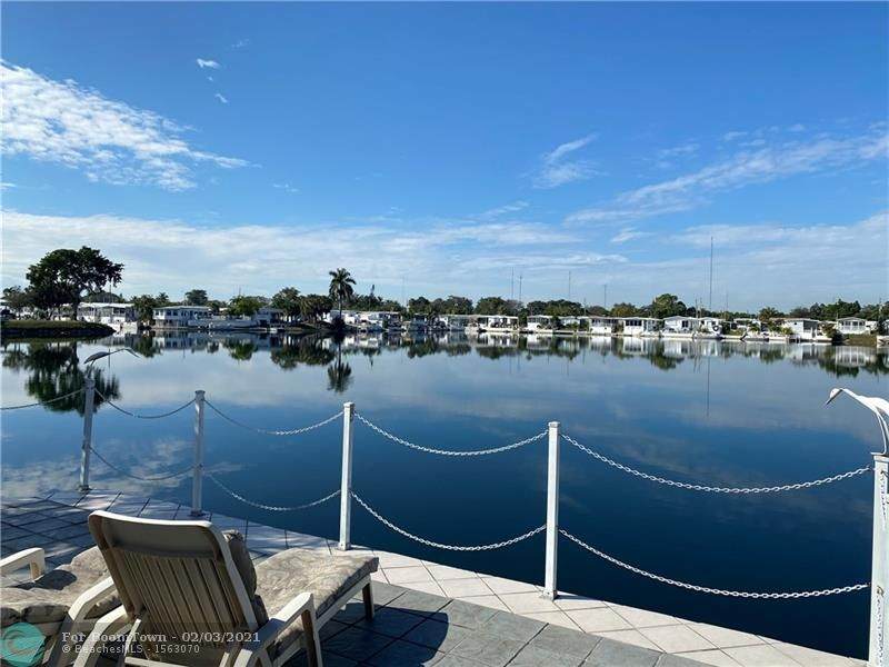 104 Lake Shore Dr - Photo 1