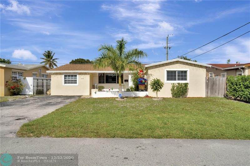 7757 Fairway Blvd - Photo 1