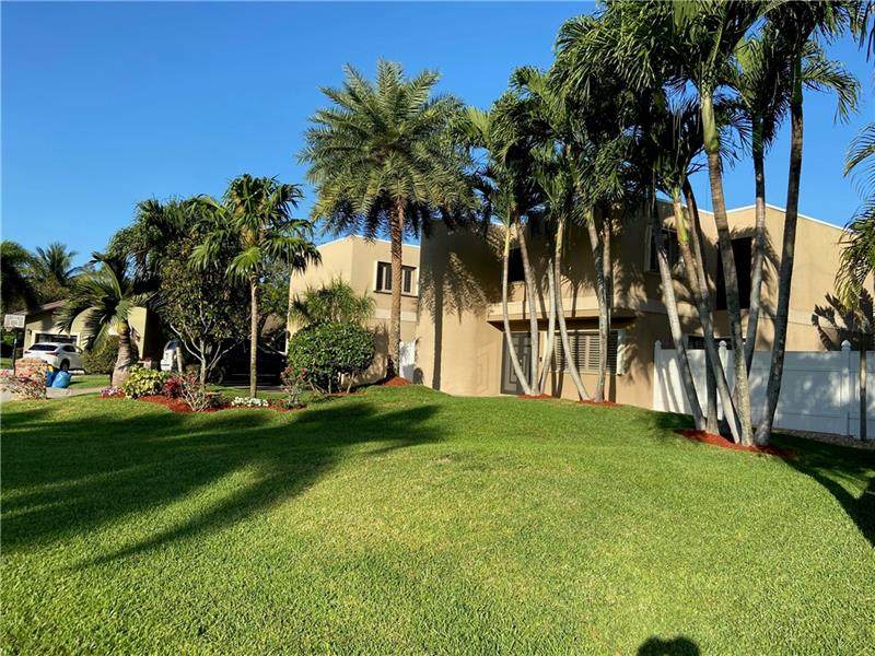 8714 Mahogany Ave - Photo 1