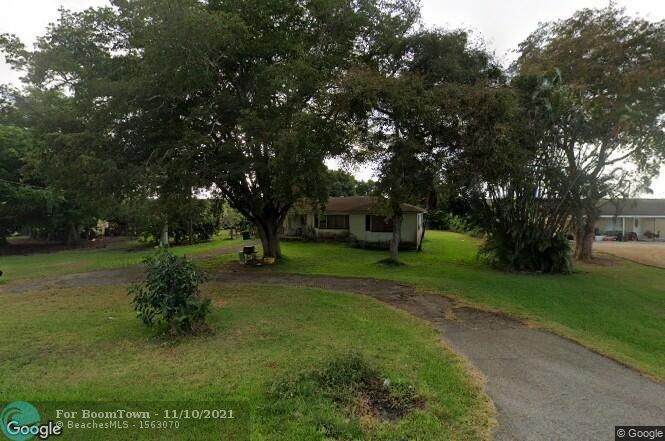 2381 Main St - Photo 1