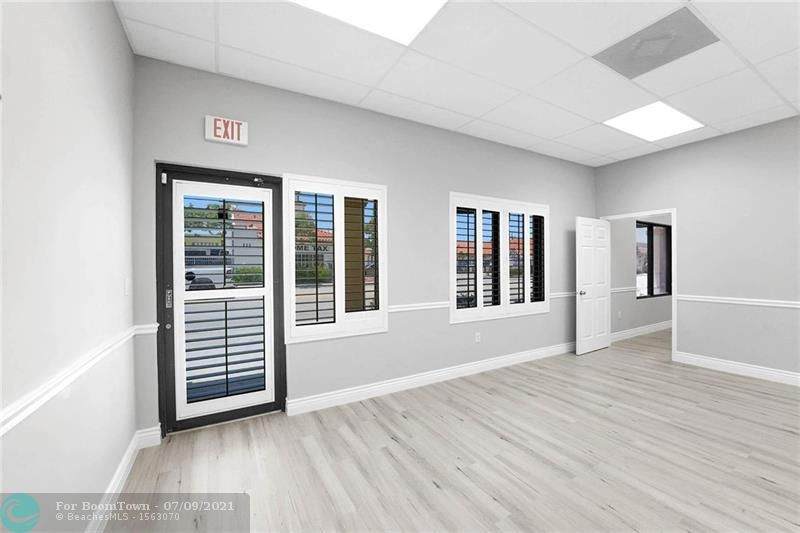 318 S Dixie Hwy - Photo 1