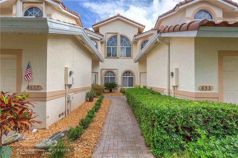 657 Palm Aire Dr - Photo 1
