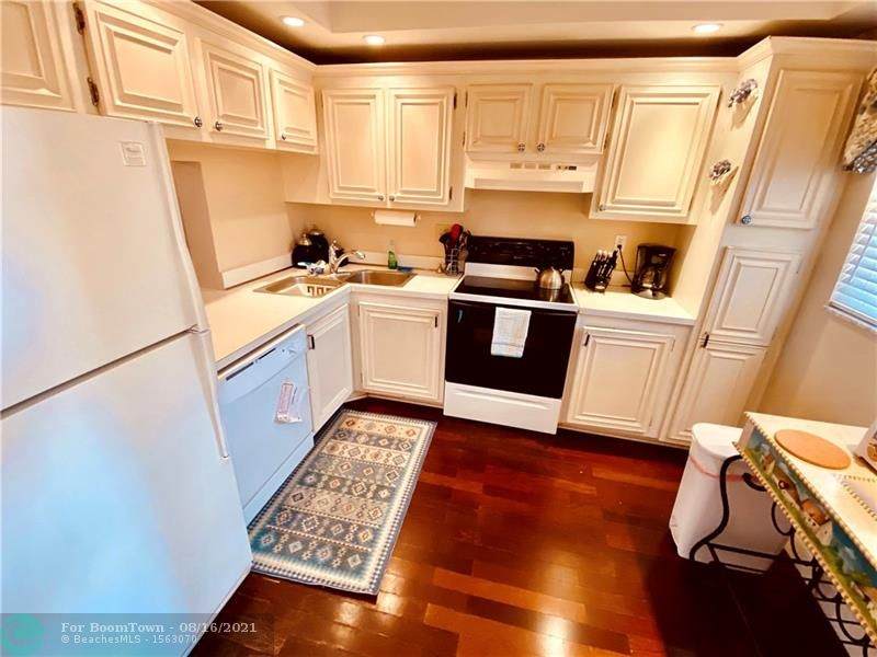 1541 Ocean Blvd - Photo 1