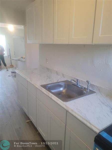 613 27th Ave - Photo 1