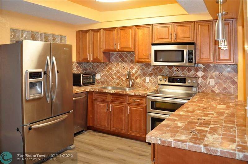 2200 Monroe St - Photo 1