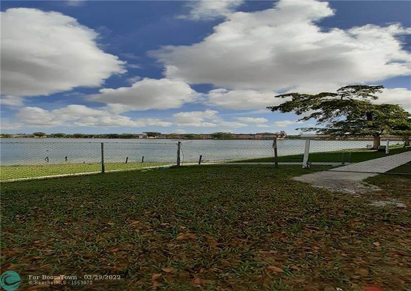 251 187th St - Photo 1