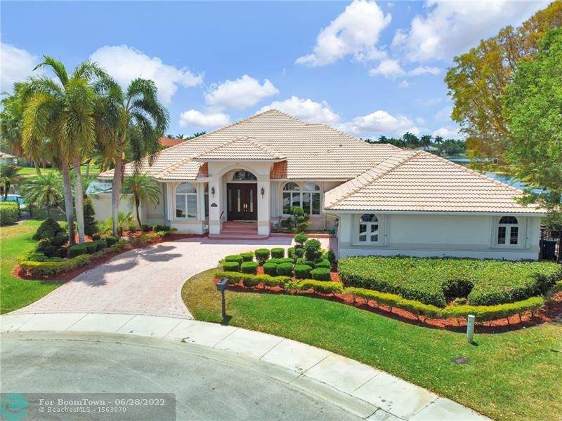 2719 Meadowood Ct - Photo 1