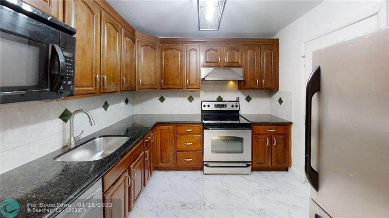 406 68th Ave - Photo 1