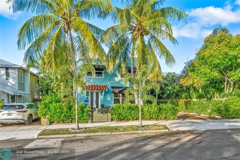 711 Palm - Photo 1