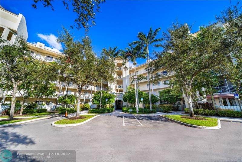 3500 Oaks Clubhouse Dr - Photo 1