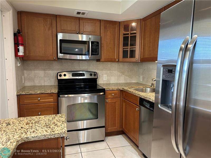 2751 Palm Aire Dr - Photo 1