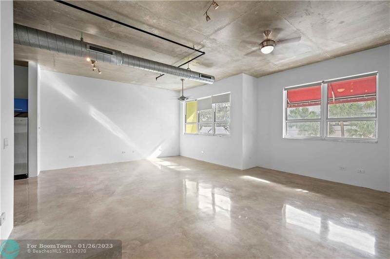 313 2nd St - Photo 1