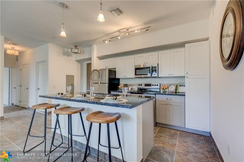 1550 34TH CT - Photo 1