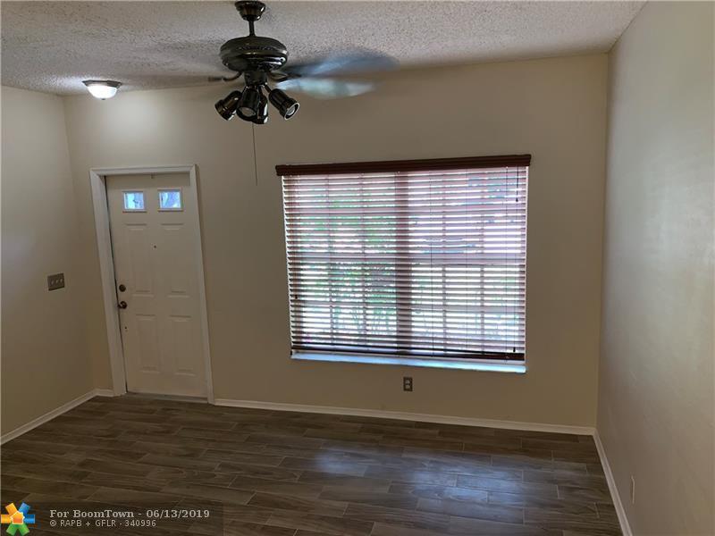 7812 Dixie Beach Cir - Photo 1
