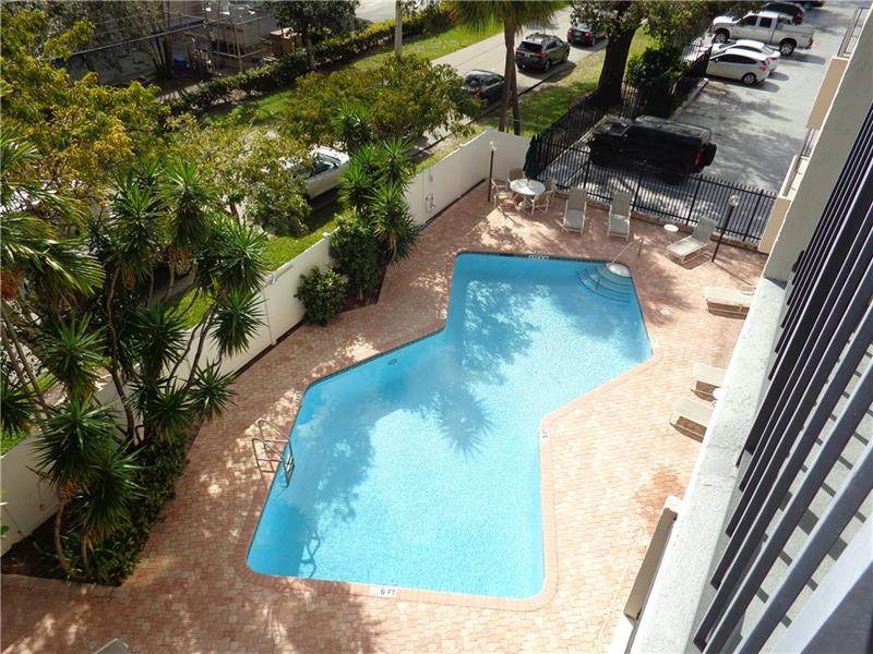 1625 10th Ave - Photo 1