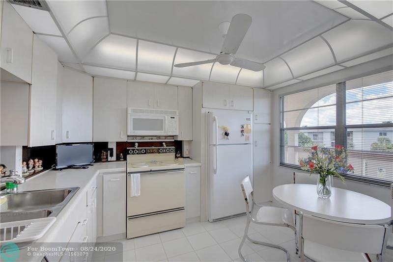 3004 Portofino Isle - Photo 1