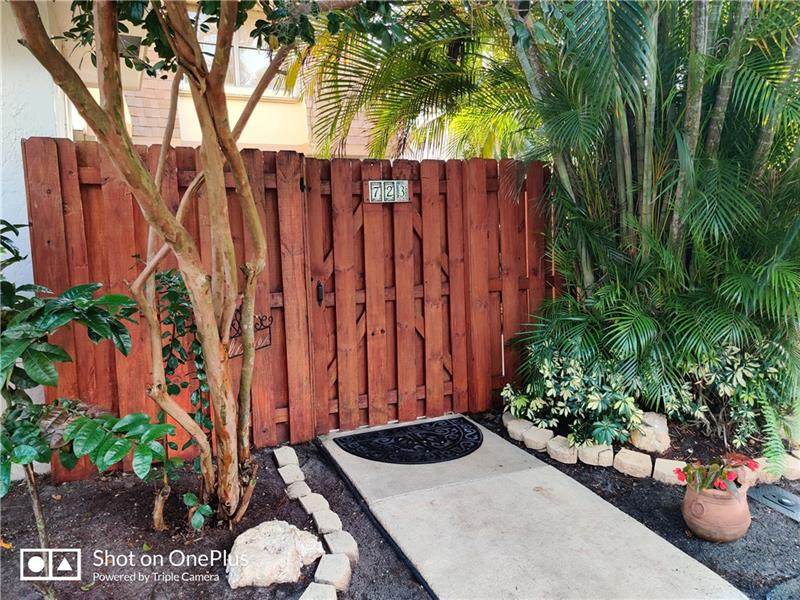 723 25th Ave - Photo 1