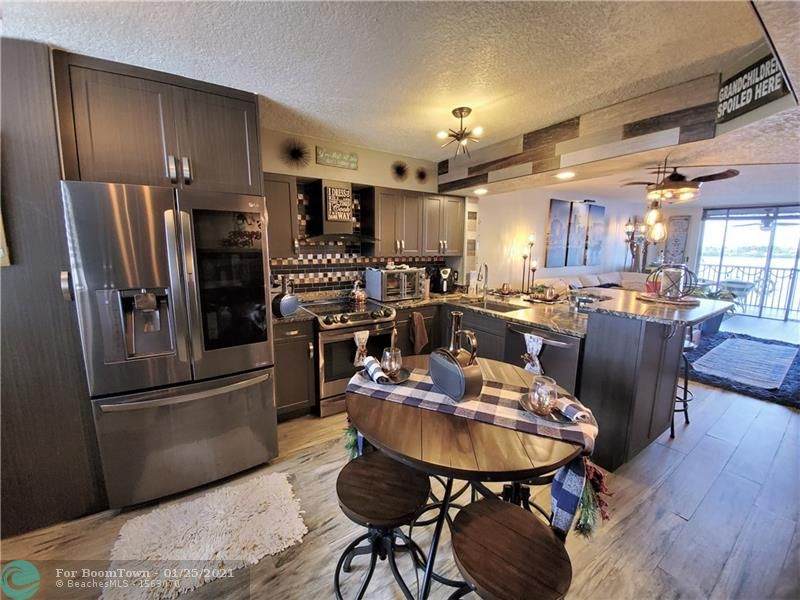 118 Lake Emerald Drive - Photo 1