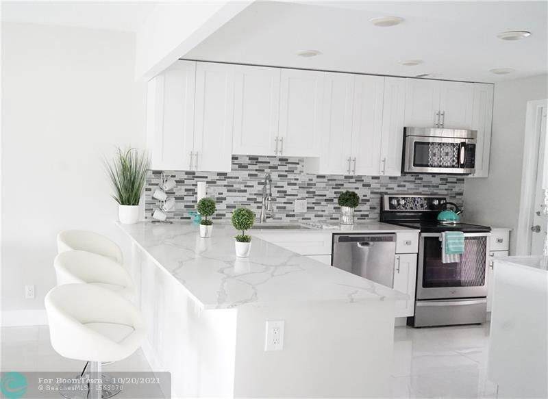 3200 Palm Aire Dr - Photo 1