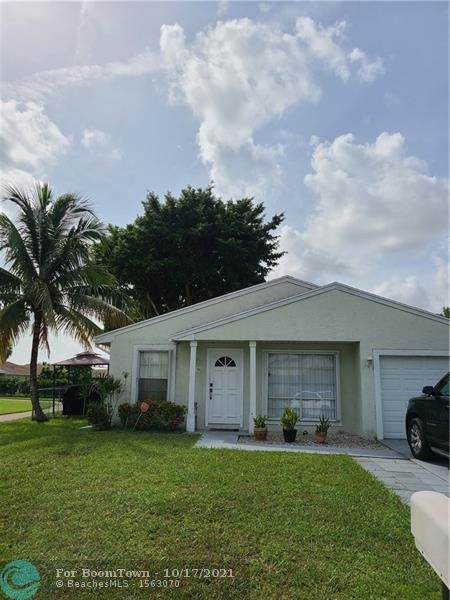 8290 Butterfield Ln - Photo 1