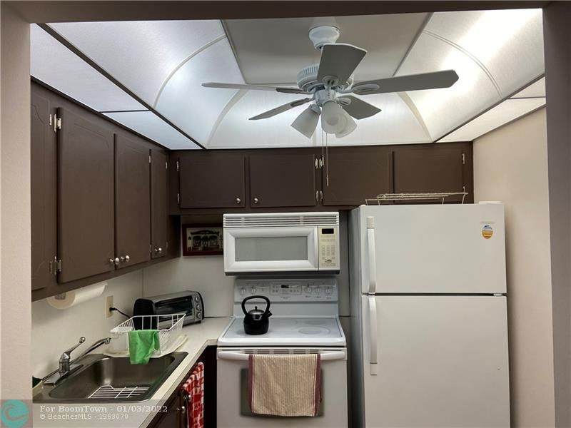 2086 Harwood F - Photo 1