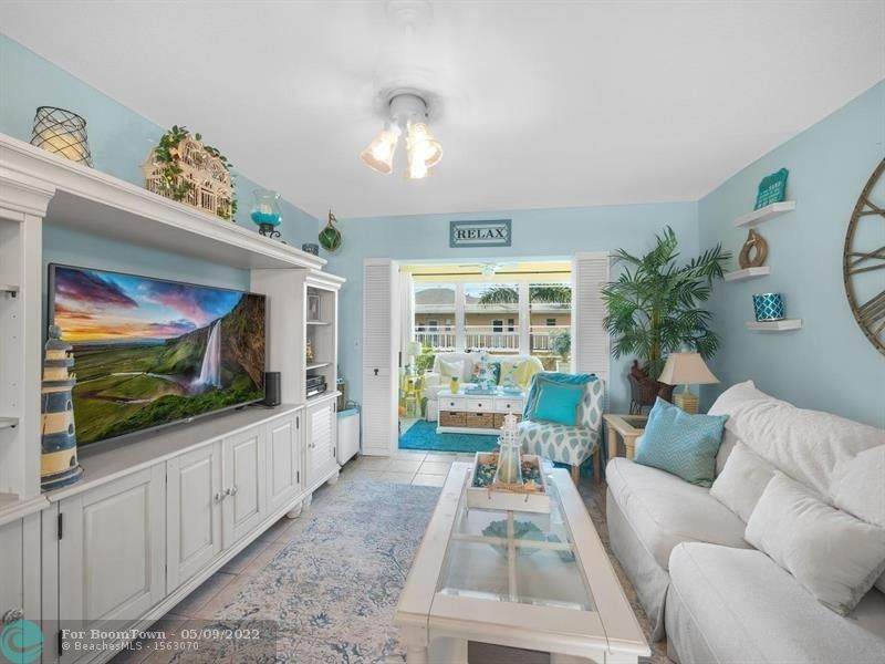 2121 1st Ct - Photo 1