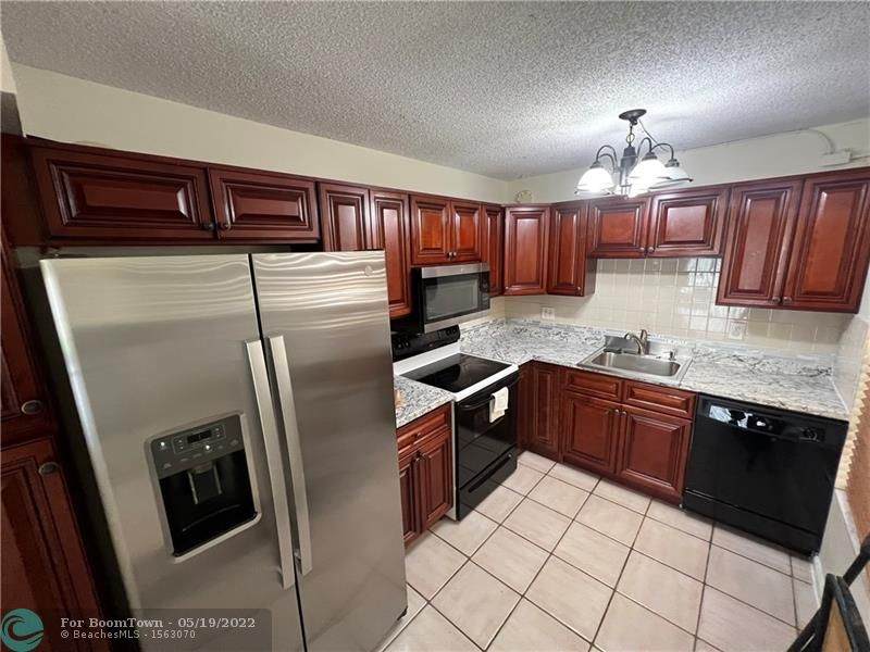 325 Palmwood Pl - Photo 1