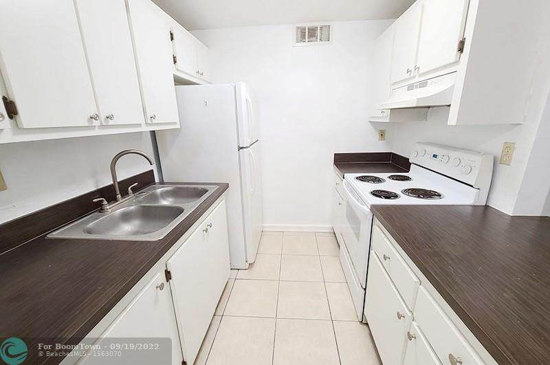 1850 Congress Ave - Photo 1