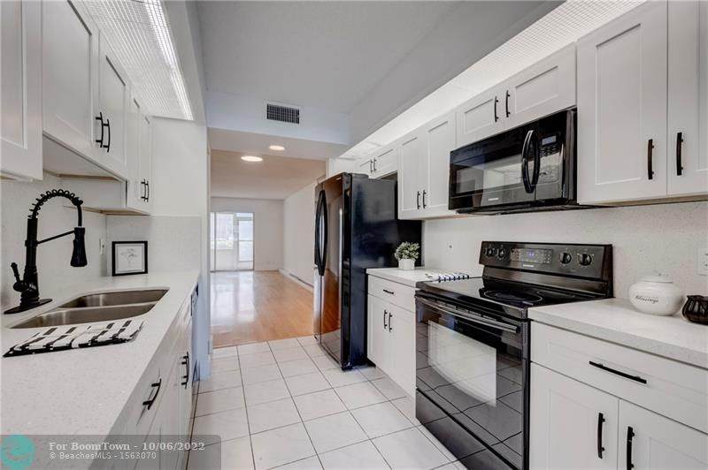 1801 Eleuthera Pt - Photo 1
