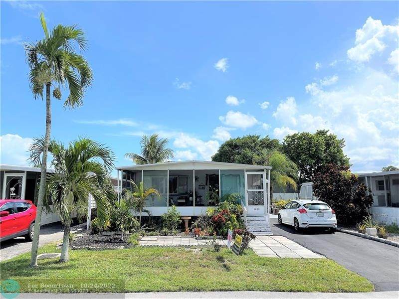 2620 54th Pl - Photo 1