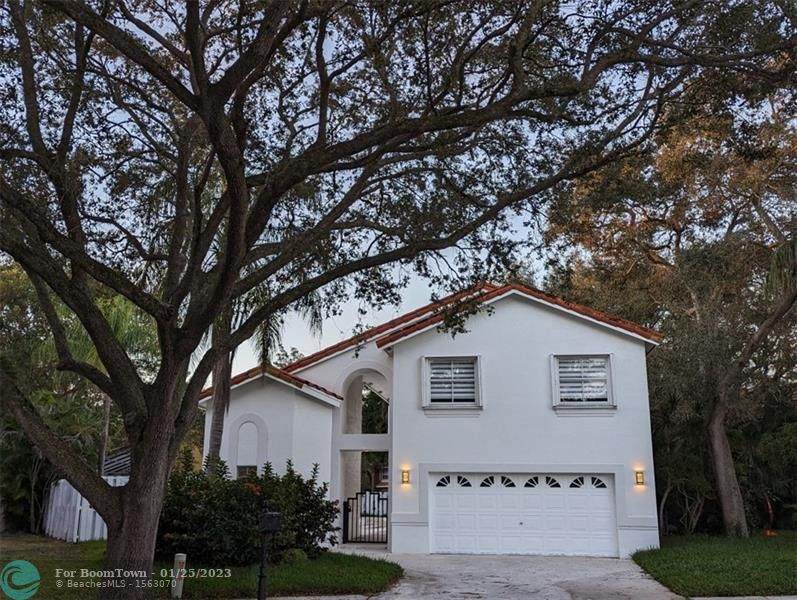 5720 61 PLACE - Photo 1