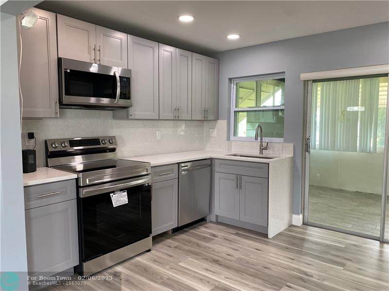 1002 Leisure Ln - Photo 1