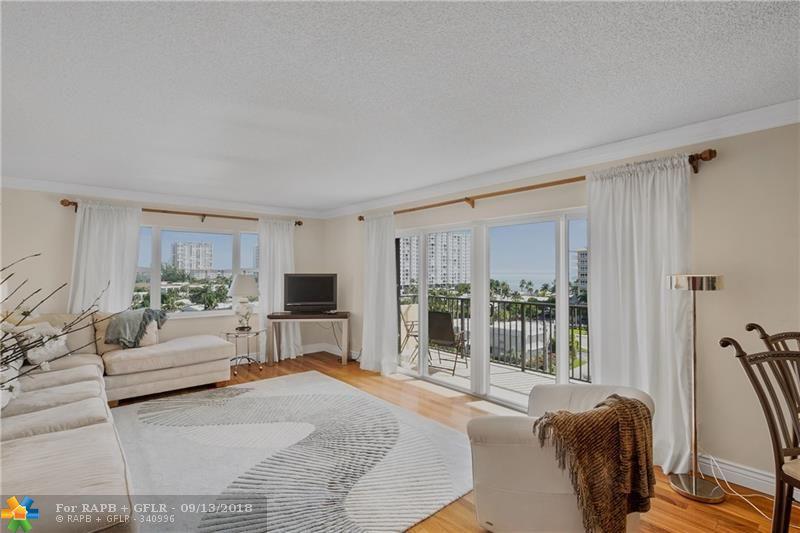 1200 Hibiscus Av - Photo 1
