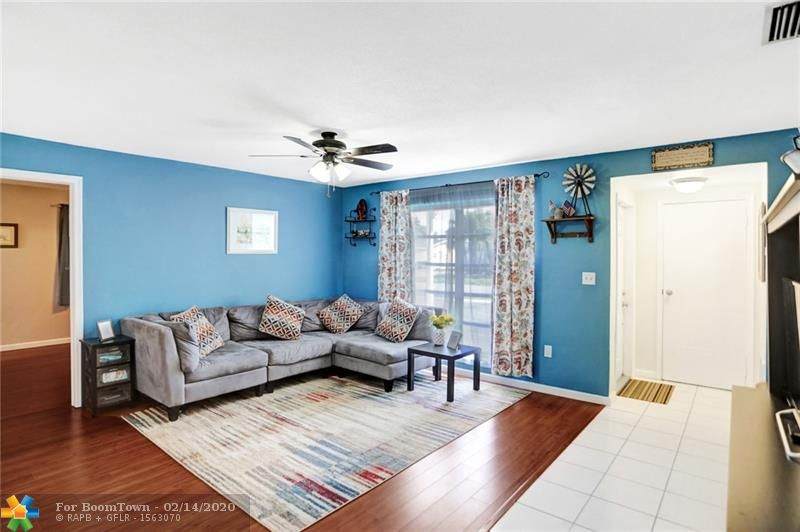 8551 28th St - Photo 1
