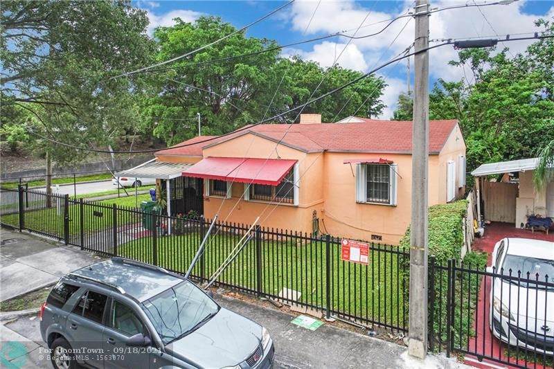 595 34th St - Photo 1