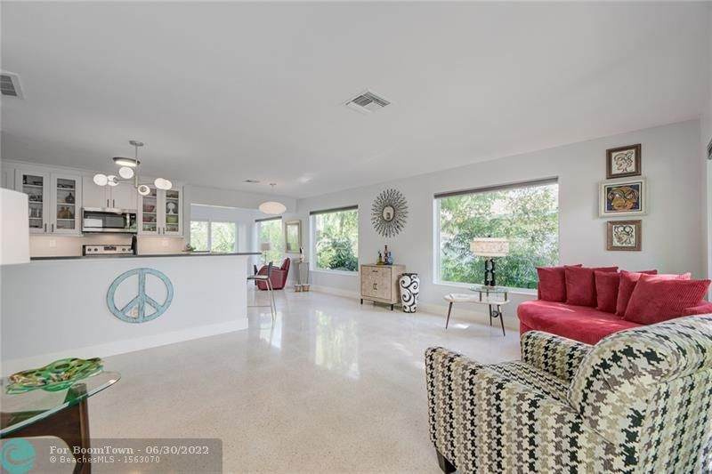 2808 8th Ave - Photo 1