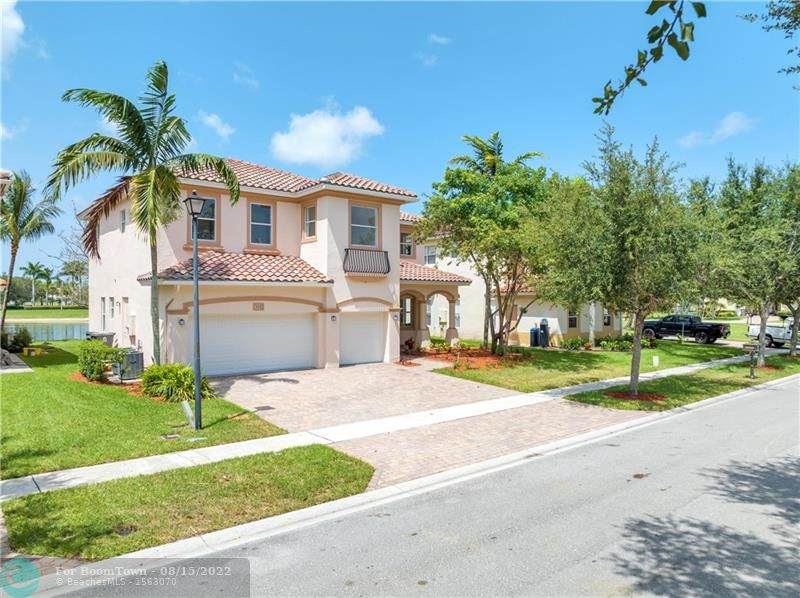 550 Cresta Cir - Photo 1