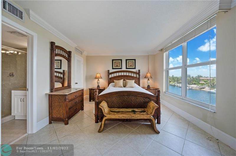 1050 Hillsboro Mile - Photo 1