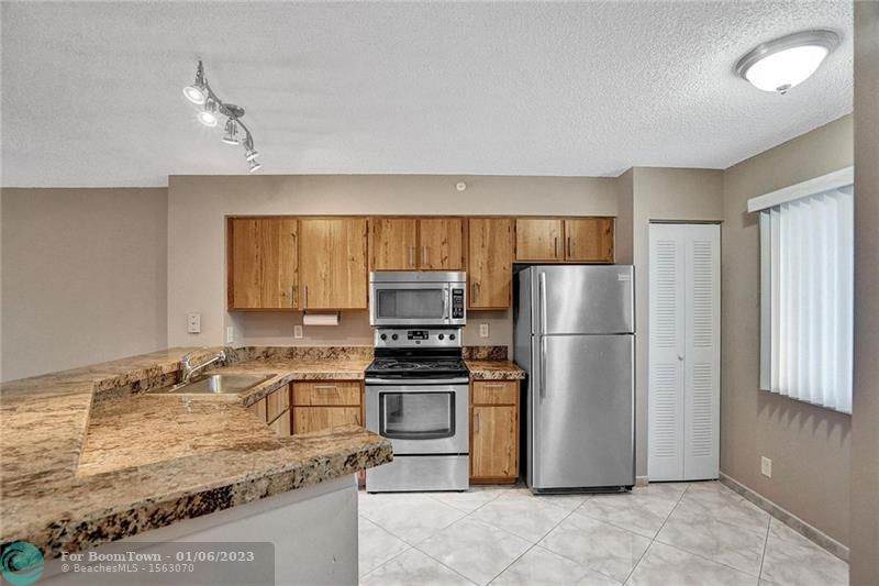 2112 Cypress Bend Dr - Photo 1