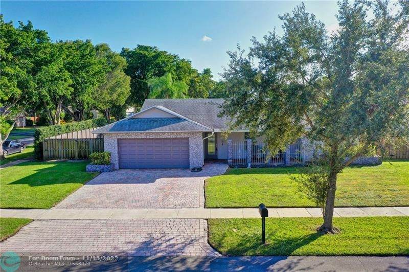 7600 Plantation Rd - Photo 1