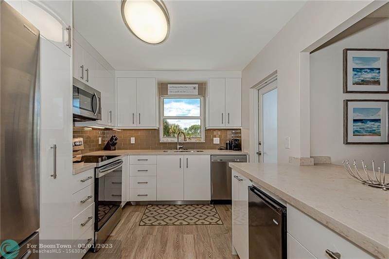 1200 Hibiscus Ave - Photo 1
