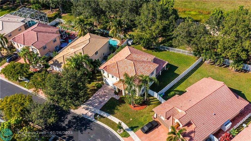 2449 139th Ave - Photo 1