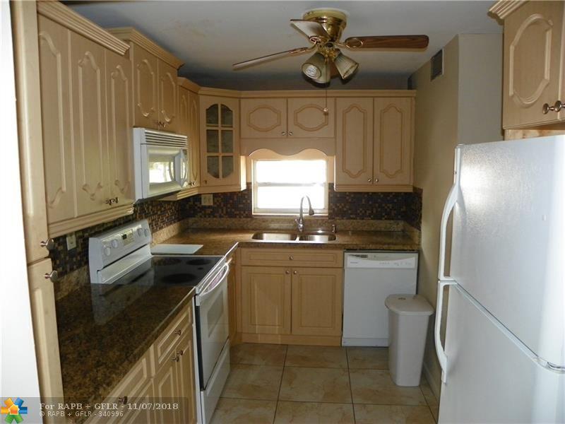 8940 Hollybrook Blvd - Photo 1