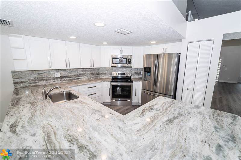 5800 63rd Pl - Photo 1