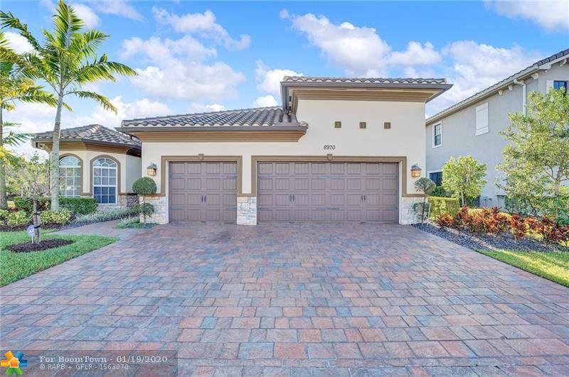 8970 Edgewater Pl - Photo 1