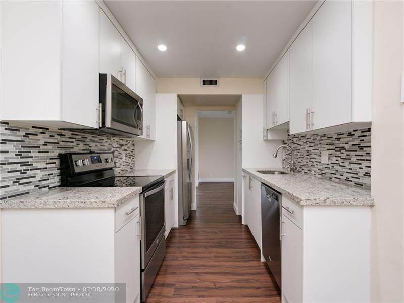 3800 Hillcrest Dr - Photo 1