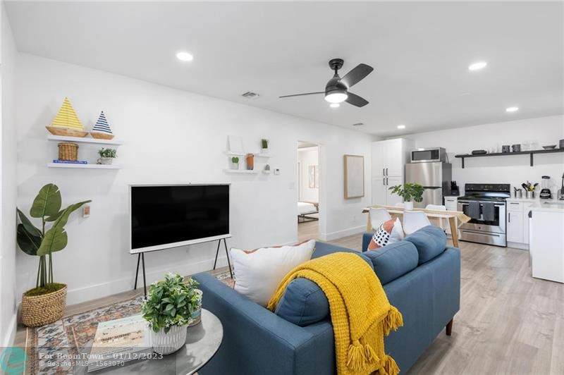 1413 15th Ave - Photo 1
