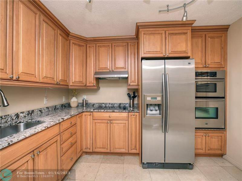 3503 Oaks Way - Photo 1